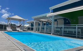 Villa de Standing avec piscine au Gosier